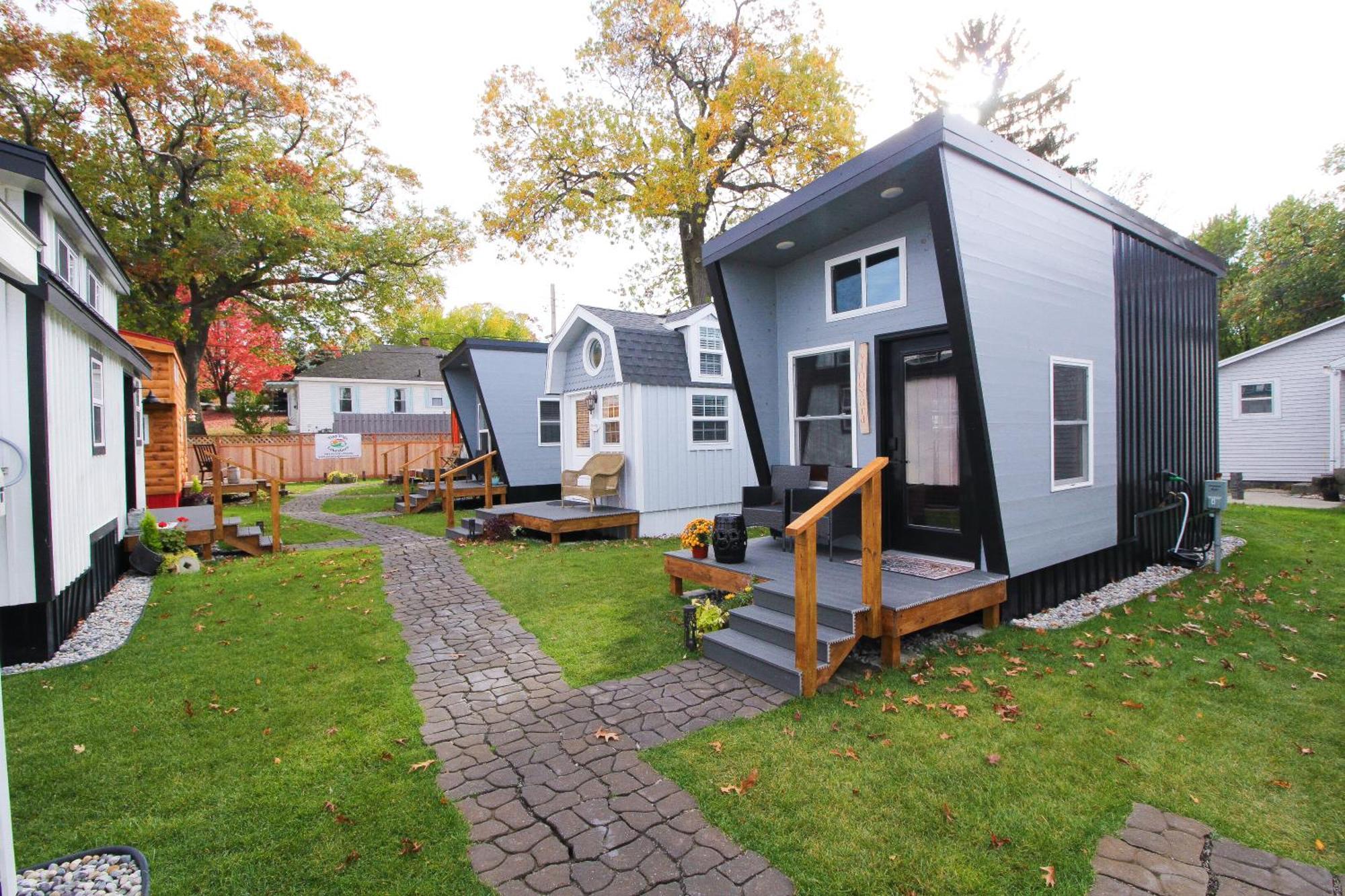 Tiny Digs Lakeshore - Tiny House Lodging مسكيغون المظهر الخارجي الصورة