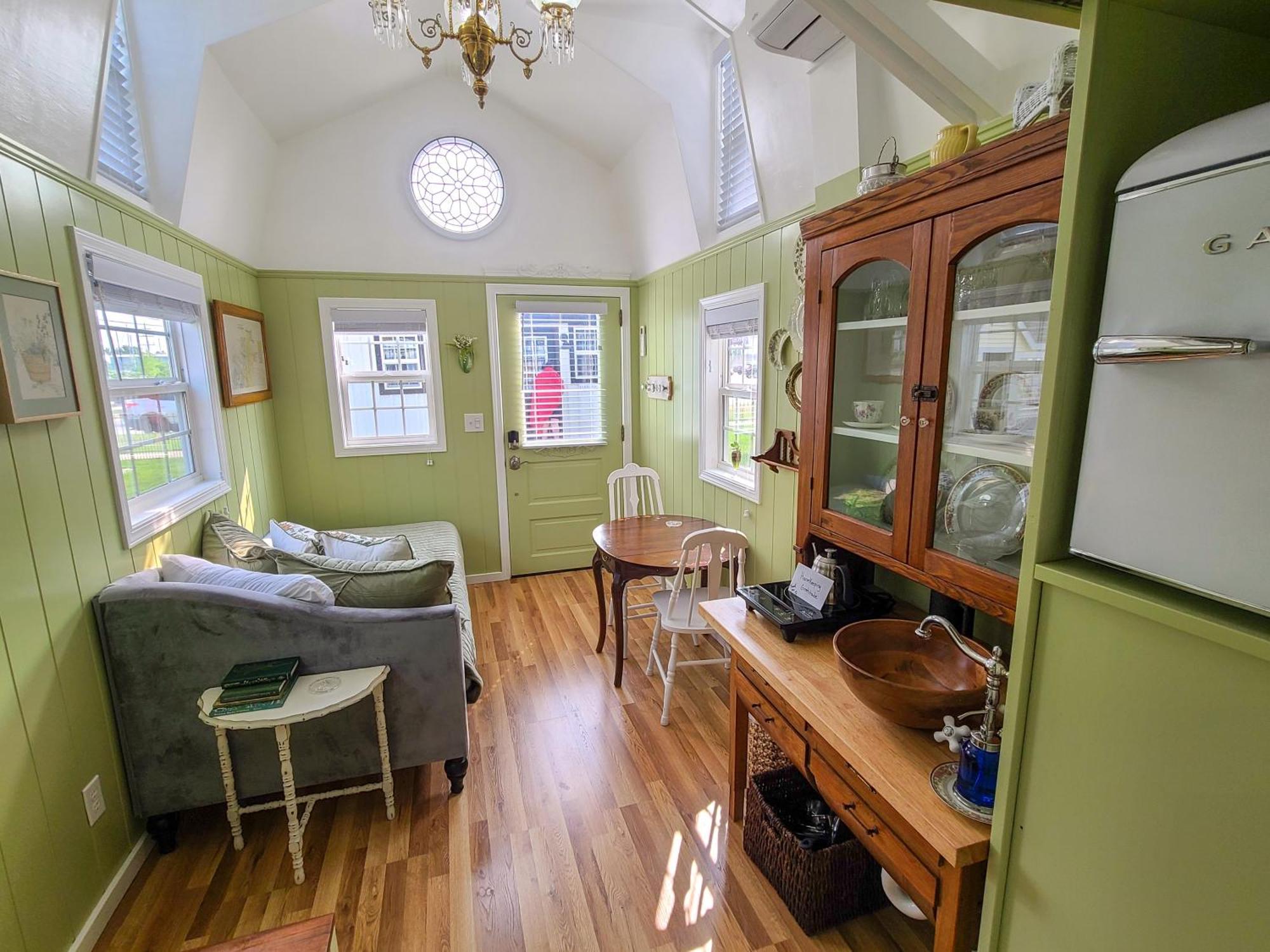 Tiny Digs Lakeshore - Tiny House Lodging مسكيغون المظهر الخارجي الصورة